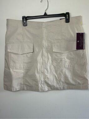 Gloria Vanderbilt Light Beige Utility Skort with Front Pockets